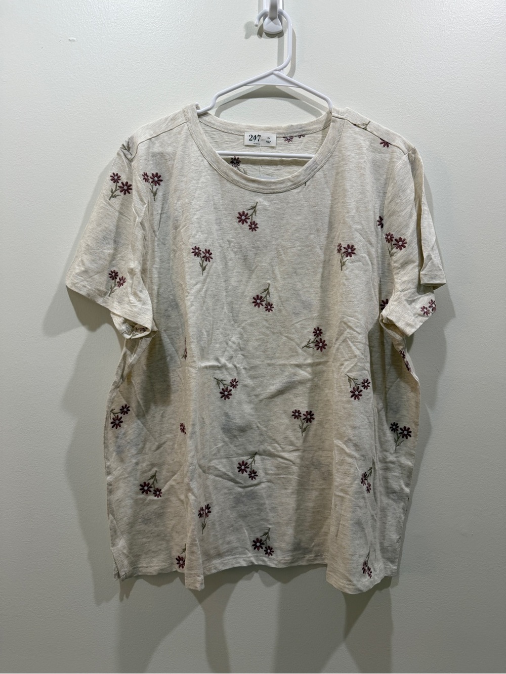 NWT Maurices Size 2X 24/7 Dawson Floral Embroidered Crew Neck Tee